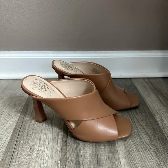 Vince Camuto Averessa Nude Leather Mule Heels - Picture 2 of 6